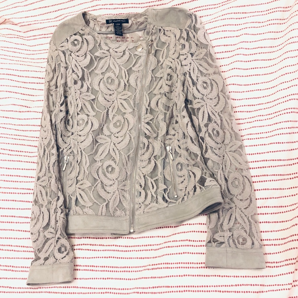 Flirty lace/suede jacket with an asymmetrical zip